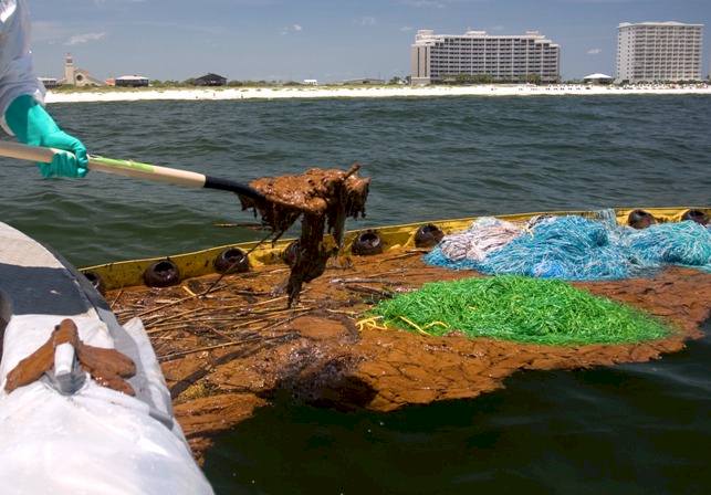 Cleaning Up The Crude - © BP p.l.c.